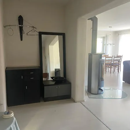 Quiet 2 Balcony Desk 15 Min To Ramstein *